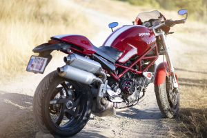 moto nr blurat